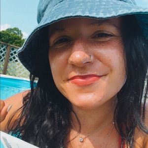 Meet your Posher, Taylor ann